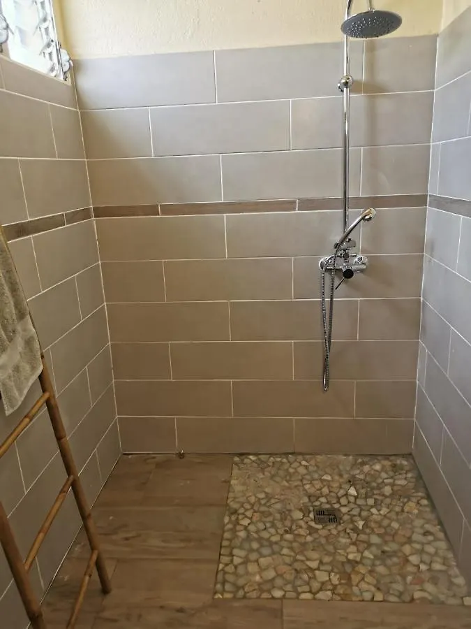 Séjour chez l'habitant Chambres d'hôte dans la charmante commune de Ste Rose Sainte-Rose
